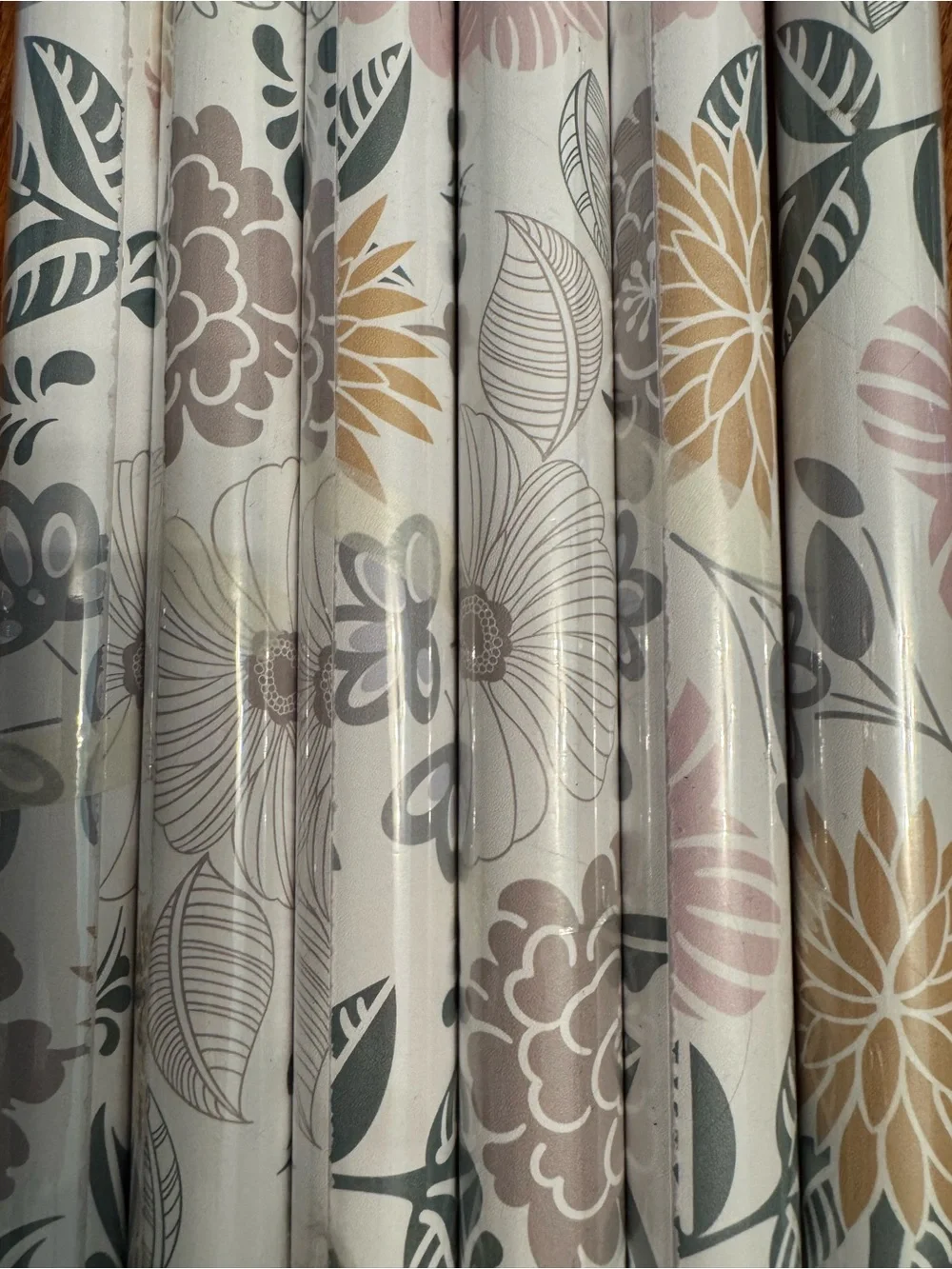 NWT- 6 Rolls. Floral Wallpaper Mural in muted Pink, Green & yellow